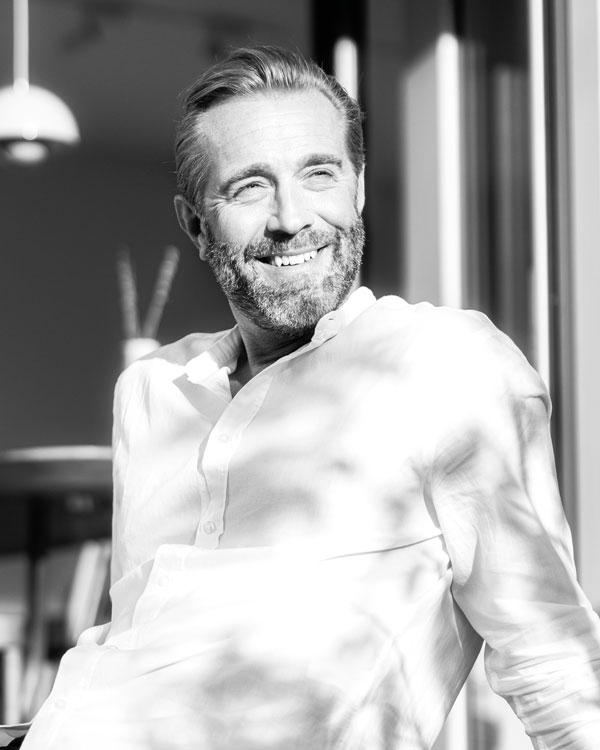 Olio di canapa - ricco di acidi grassi insaturi Olio di canapa - ricco di acidi grassi insaturi